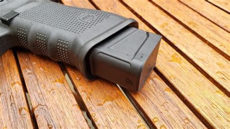 Strike Industries Glock Magazine Extension ⋆ Primer Peak