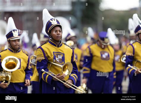 New Orleans Louisiana Usa February 23 2019 Mardi Gras Parade The Warren Eastos Charter