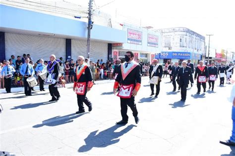 Bicenten Rio Desfile C Vico E Repique Dos Sinos Marcam O De Setembro