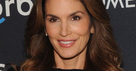 Pourquoi La Photo Non Retouchée De Cindy Crawford Enflamme Le Web Huffpost Vivre