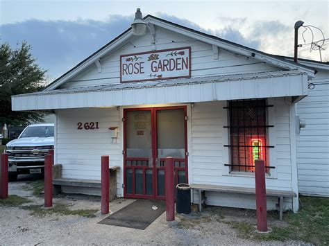 Houston Dive Bar Guide - Scoundrel's Field Guide