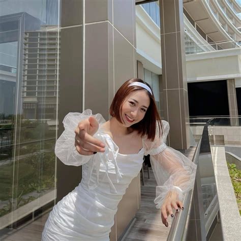 Hot girl Hà thành đốt cháy mùa hè bằng loạt ảnh diện bikini nóng bỏng