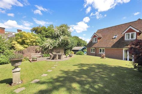 Bells Yew Green Road Bells Yew 4 Bed Detached House £950 000