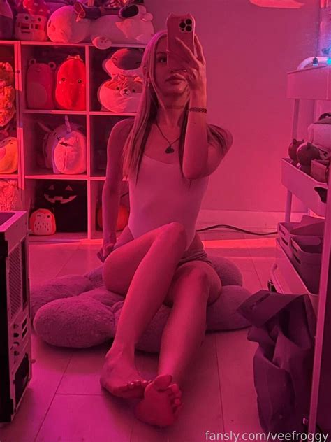 Froggyinwell Veefroggy Veronika Nude Onlyfans Leaks Photos