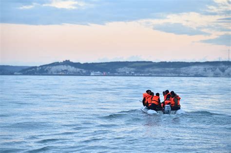 Migration über Ärmelkanal nach Großbritannien erreicht neuen