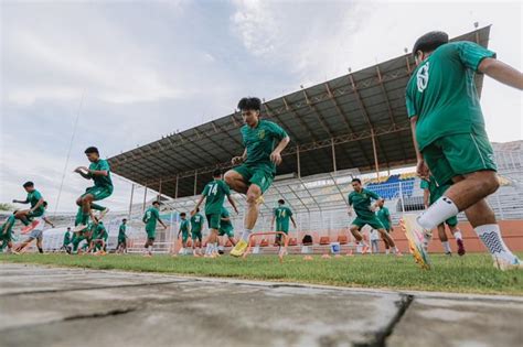 Latihan Perdana Aji Ogah Forsir Pemain Persebaya