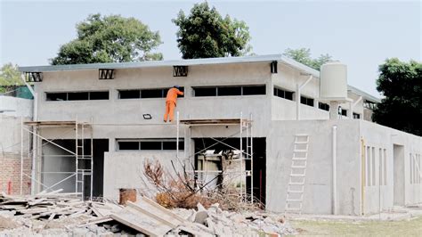 Mas De Obras En Escuelas De Berazategui Durante