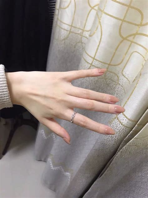 Màu đỏ ròng nơi làm việc màu nude keo sơn móng tay 2020 mới phổ biến lâu dài màu trà sữa sơn