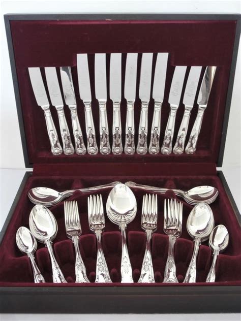 EPNS A1 Sheffield Cutlery 6 Person 44 Piece In Wooden Case Kings