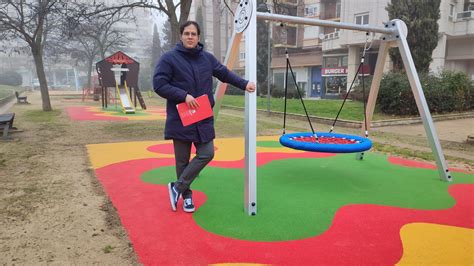 Desde Una Tirolina A Juegos De Tres En Raya El Nuevo Parque Infantil