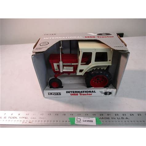 ERTL IH 1468 1:16 - Bodnarus Auctioneering