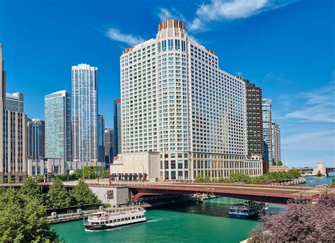 Book Sheraton Grand Chicago, Chicago from $134/night - Hotels.com