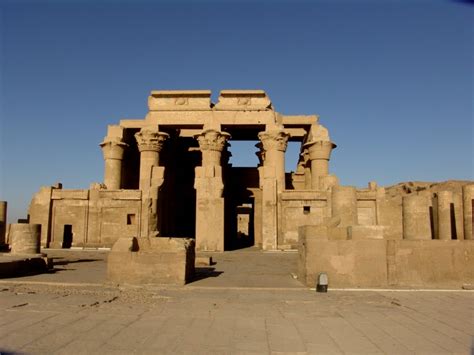 Il Tempio Di Kom Ombo Dedicato A Sobek E Horus