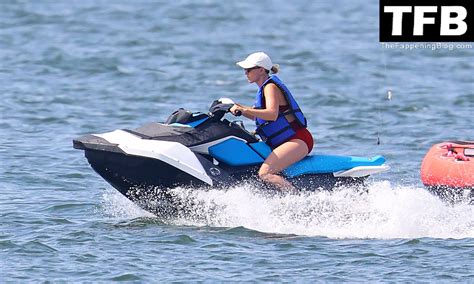 Scarlett Johansson Bikini Photos Sexy E Girls