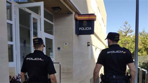 Detienen a una pareja por apuñalar a otra persona en la salida de una