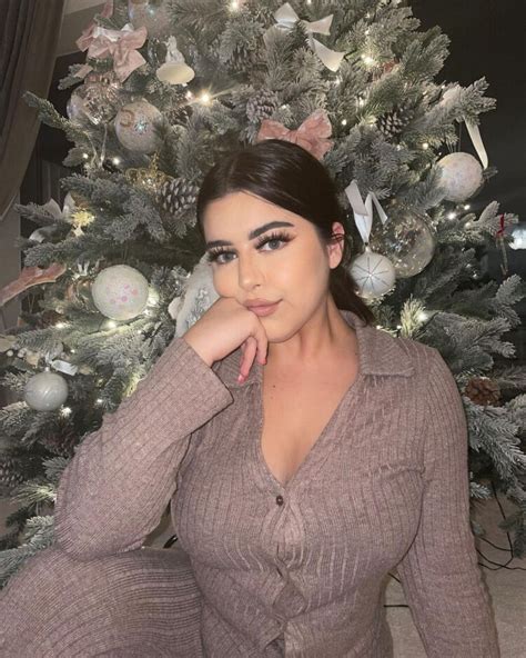 8 Hot Sexy Sophia Grace Brownlee Bikini Pics