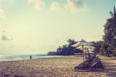 Tropical beach in Thailand 2266469 Stock Photo at Vecteezy