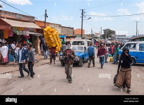 Market Street Scene Mercato Of Addis Ababa Ethiopia Stock Photo Alamy