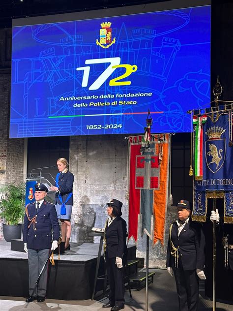 Torino Le Foto Della Cerimonia Del 172° Anniversario Di Fondazione Della Polizia A Torino