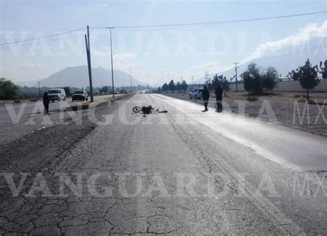 Tr Iler Le Quita Derecho De Paso A Motociclista Y Lo Lesiona En Saltillo