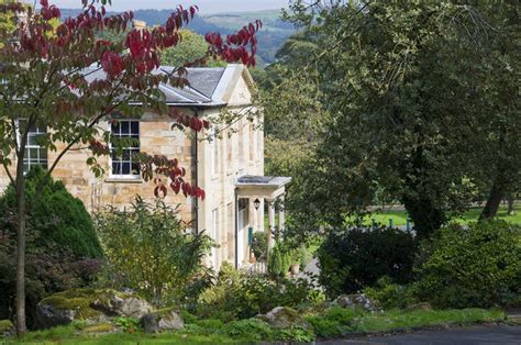 The Mansion In Oak Hill Park © Stuart Wilding Geograph Britain And