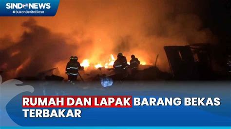 Puluhan Rumah Dan Lapak Barang Bekas Ludes Terbakar Di Jaksel