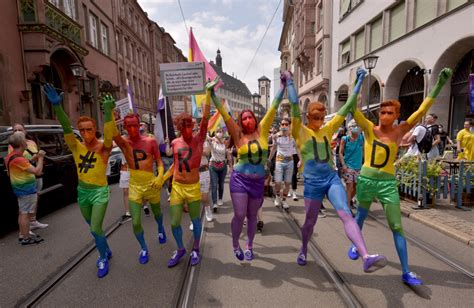 Journal Frankfurt Nachrichten 8200 Feiernde In Der Innenstadt CSD 2021