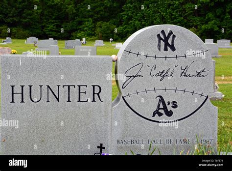 Lápida Conmemorativa Para Jim Catfish Hunter En Hertford Nc Hunter