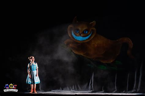 O nebunie de spectacol Alice în Țara Minunilor la Opera Comică