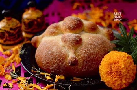 ¿cuántas Calorías Tiene Un Pan De Muerto ¡entérate