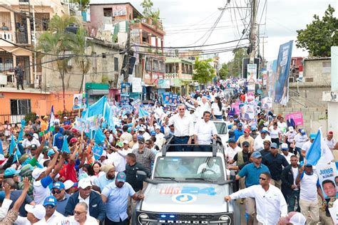 Abinader Encabeza Caravana En Los Alcarrizos En Apoyo A Los Candidatos