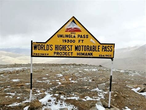 National Flag Hoisted In Umling La Pass The Highest Motorable Road In