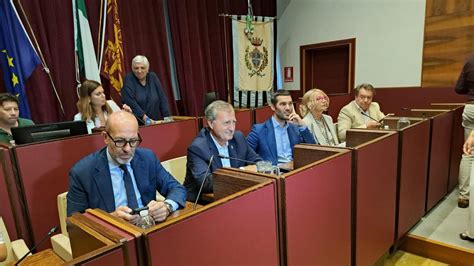 Inchiesta Di Venezia Proteste Dei Cittadini Durante Il Consiglio