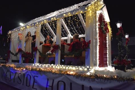 Chamber of Commerce announced Christmas parade float winners – Douglas Now