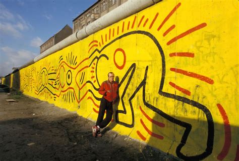 Keith Haring Leben und Werk des großen amerikanischen Straßenkünstlers