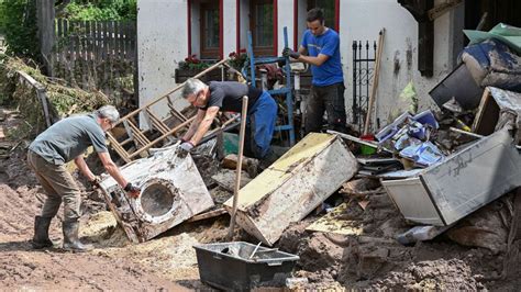 Überschwemmungen in Baden Württemberg Das Hochwasser macht sich