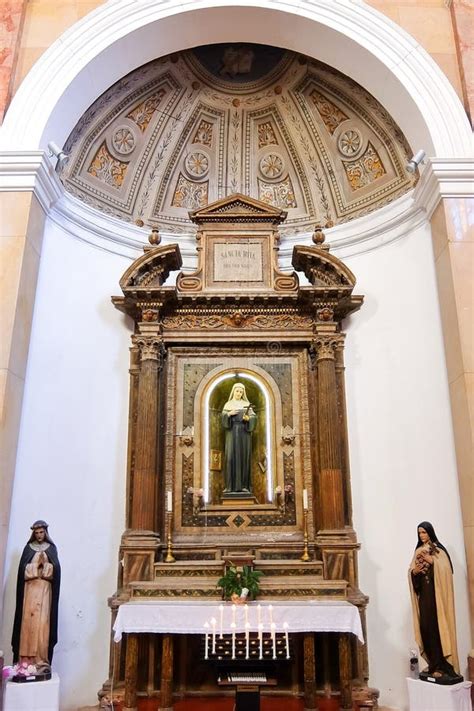 Comacchio Italia Interiores De La Iglesia Cat Lica En Comacchio Chiesa