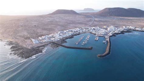 Lanzarote Ferry De Ida Y Vuelta A La Graciosa Con Wifi GetYourGuide