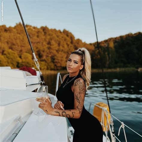 Sophia Allin Nude OnlyFans Leaks Fappening FappeningBook