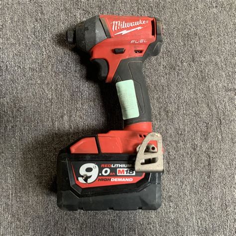 Milwaukee M V Brushless Cordless Hex Impact Driver Includes