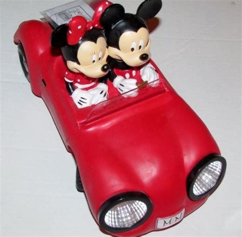 Your Visitors Will Be Delighted When They This Adorable Car Holding