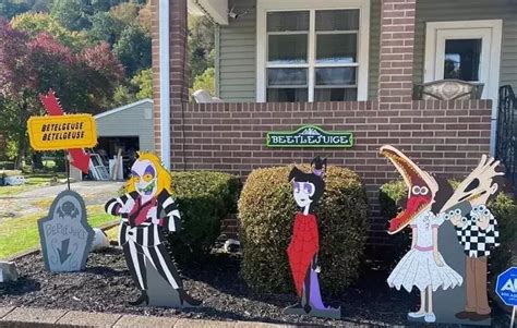 Spooky Beetlejuice Yard Decoration Ideas Artofit