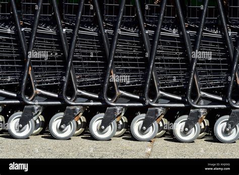 Shopping Carts Hi Res Stock Photography And Images Alamy