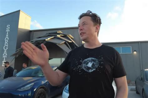 Elon Musk shows off SpaceX's Starbase in extensive two-hour video tour ...