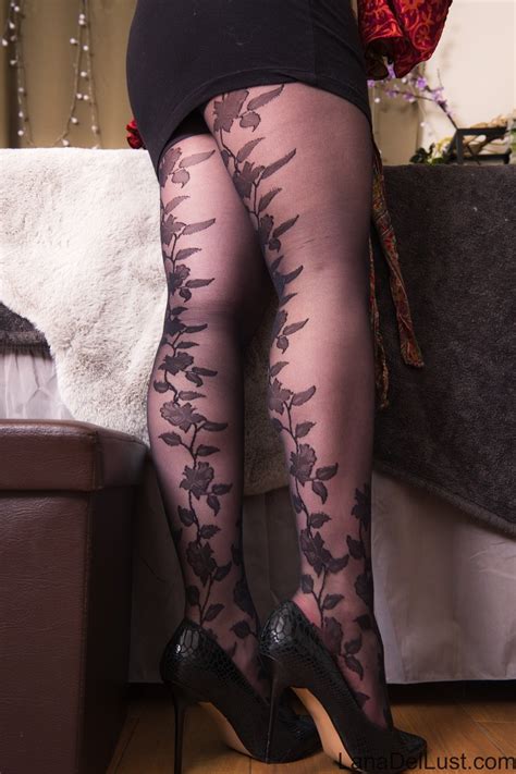 Amazing Lana Del Lust Takes Off Her Tights And Shows Her Ass 15 Photos