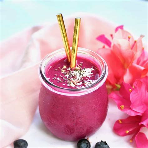 Dragon Fruit Smoothie - The Well Fed Yogi