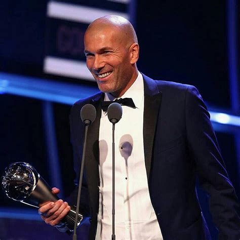 FOOTBALL : ZINEDINE ZIDANE WINS FIFA BEST COACH 2017 AWARD ! - Sports | Sports 24 | Sports News