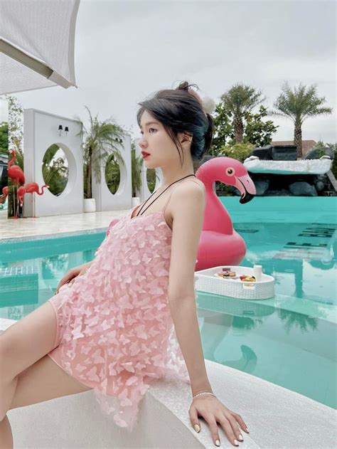 Hot girl trà sữa trổ mã xinh tươi theo đuổi gu mặc quyến rũ Người đẹp Việt Giải Trí