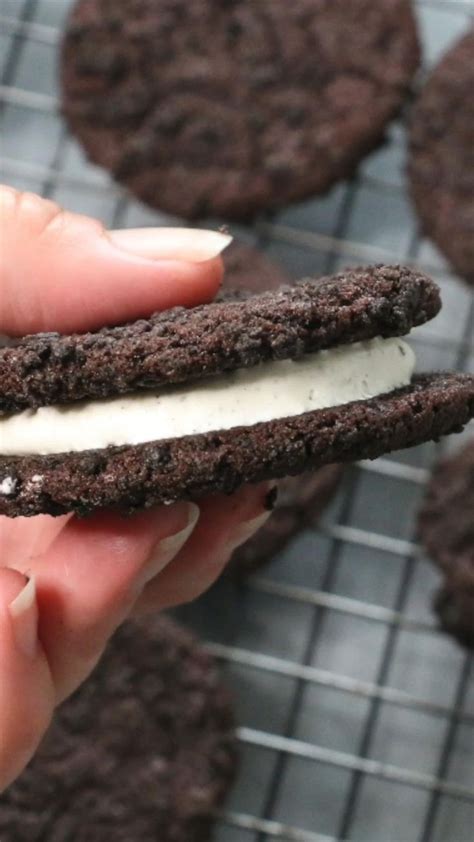 Crumbl Oreo Mallow Sandwich Cookies Copycat Recipe Baby Gizmo Video