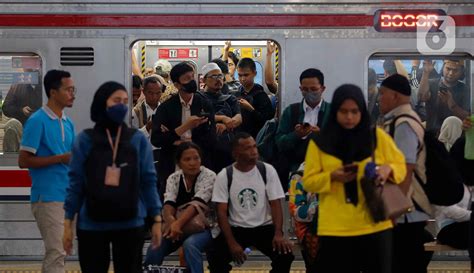 Rencana Kenaikan Tarif Krl Commuter Line Tahun Ini Foto Liputan